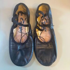 Capezio Split Sole Leather Ballet Slipper 9M